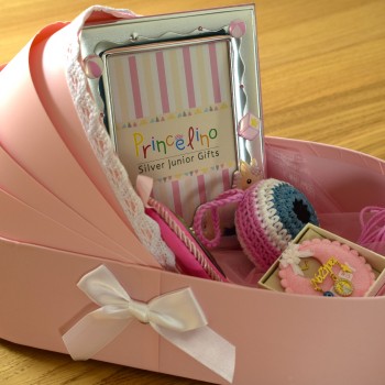Baby box για κοριτσάκι με παραμάνα, ματάκι, εικόνα και κορνίζα