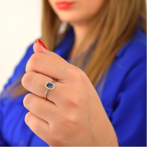 Λευκόχρυσο δαχτυλίδι Κ18 με London Blue Topaz και brilliant