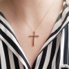 Ροζ χρυσός σταυρός Κ18 με διαμάντια
